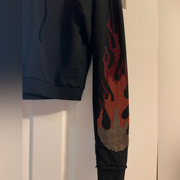 Xs Crop hoodie with sparkle flames - Picture 3 of 4